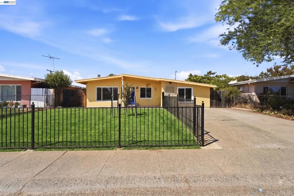 5621 27Th Ave Sacramento, CA 95820