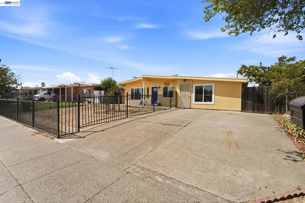 5621 27Th Ave Sacramento, CA 95820