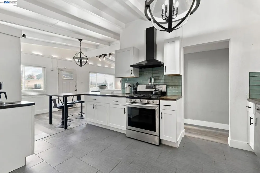 5621 27Th Ave Sacramento, CA 95820