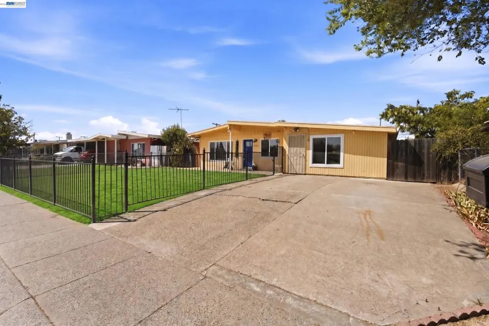 5621 27Th Ave Sacramento, CA 95820
