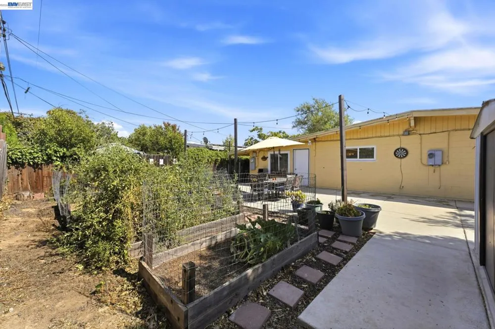 5621 27Th Ave Sacramento, CA 95820