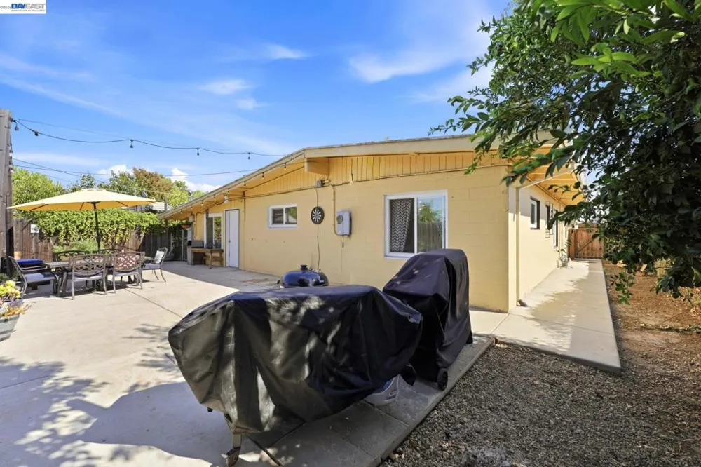 5621 27Th Ave Sacramento, CA 95820