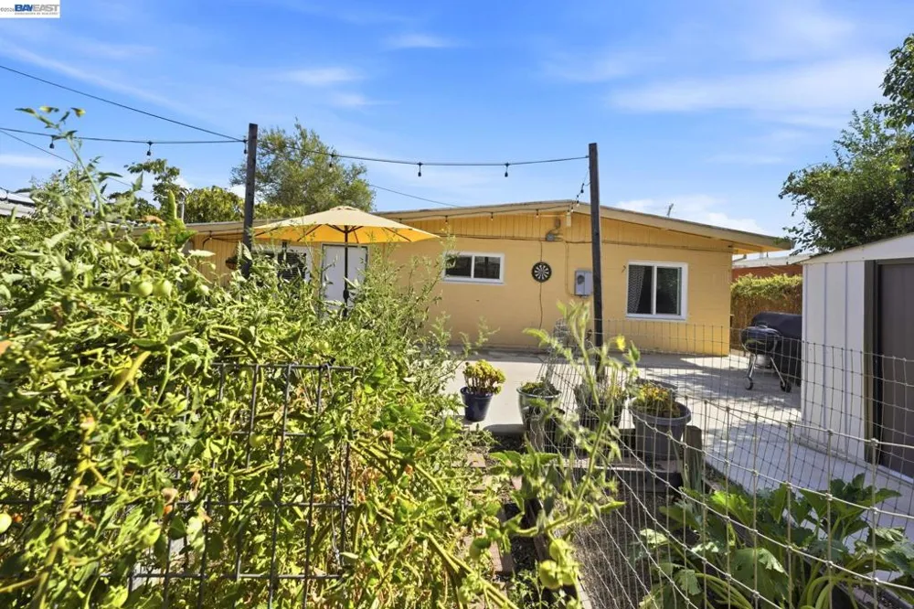 5621 27Th Ave Sacramento, CA 95820