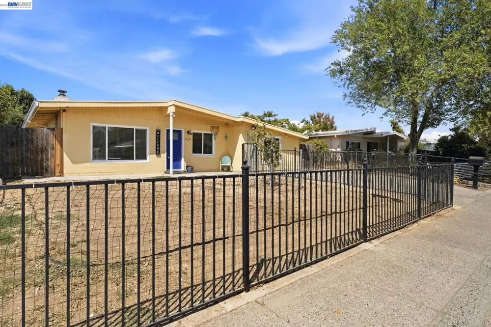 5621 27Th Ave Sacramento, CA 95820