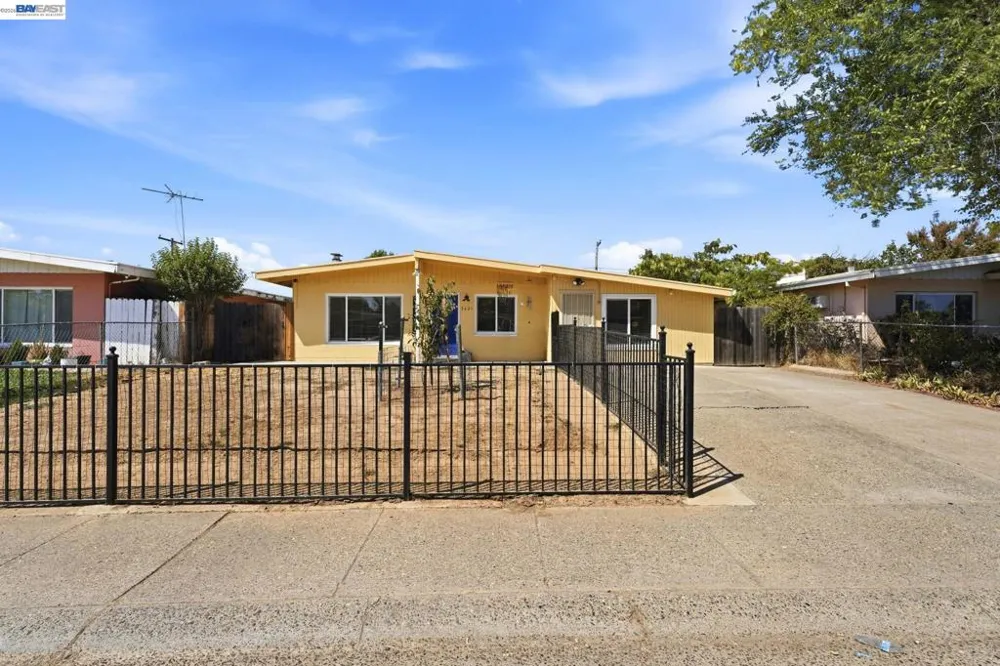 5621 27Th Ave Sacramento, CA 95820