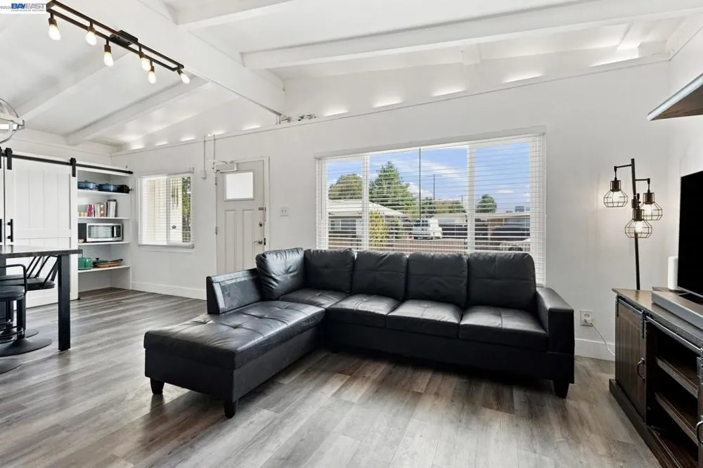 5621 27Th Ave Sacramento, CA 95820