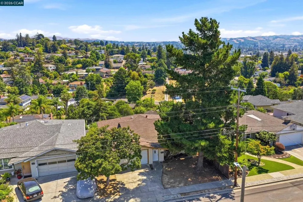 18490 Carlwyn Dr Castro Valley, CA 94546