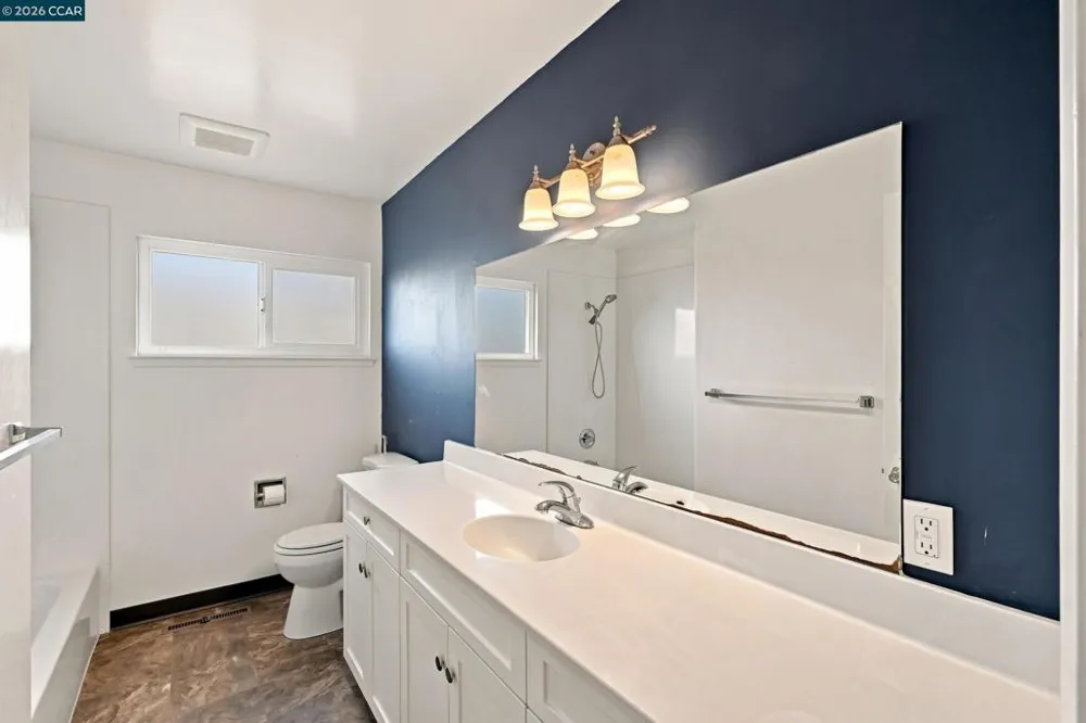 18490 Carlwyn Dr Castro Valley, CA 94546