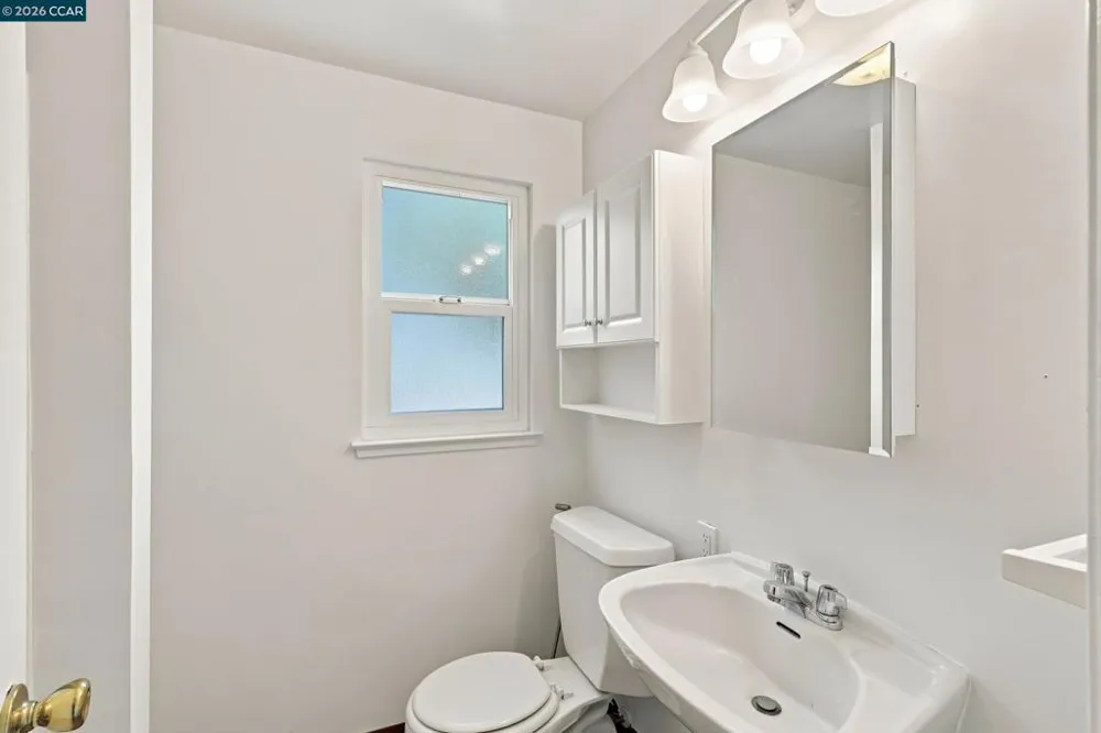 18490 Carlwyn Dr Castro Valley, CA 94546