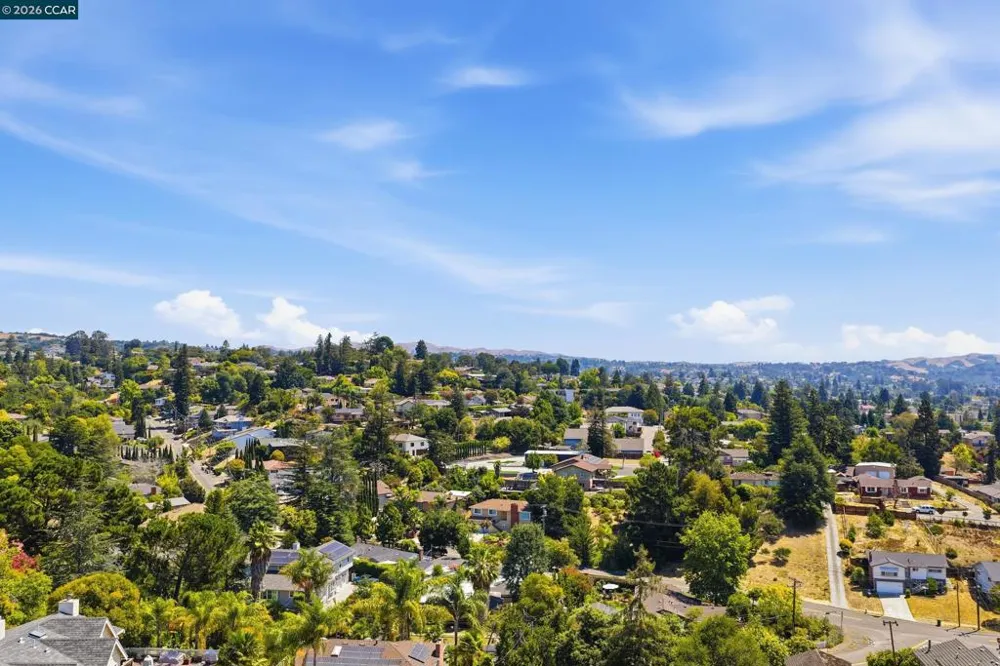 18490 Carlwyn Dr Castro Valley, CA 94546