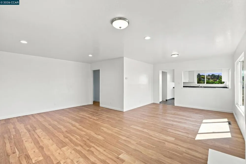 18490 Carlwyn Dr Castro Valley, CA 94546