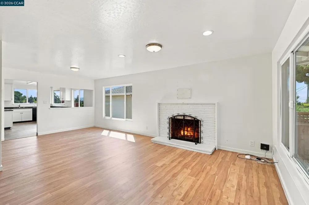 18490 Carlwyn Dr Castro Valley, CA 94546