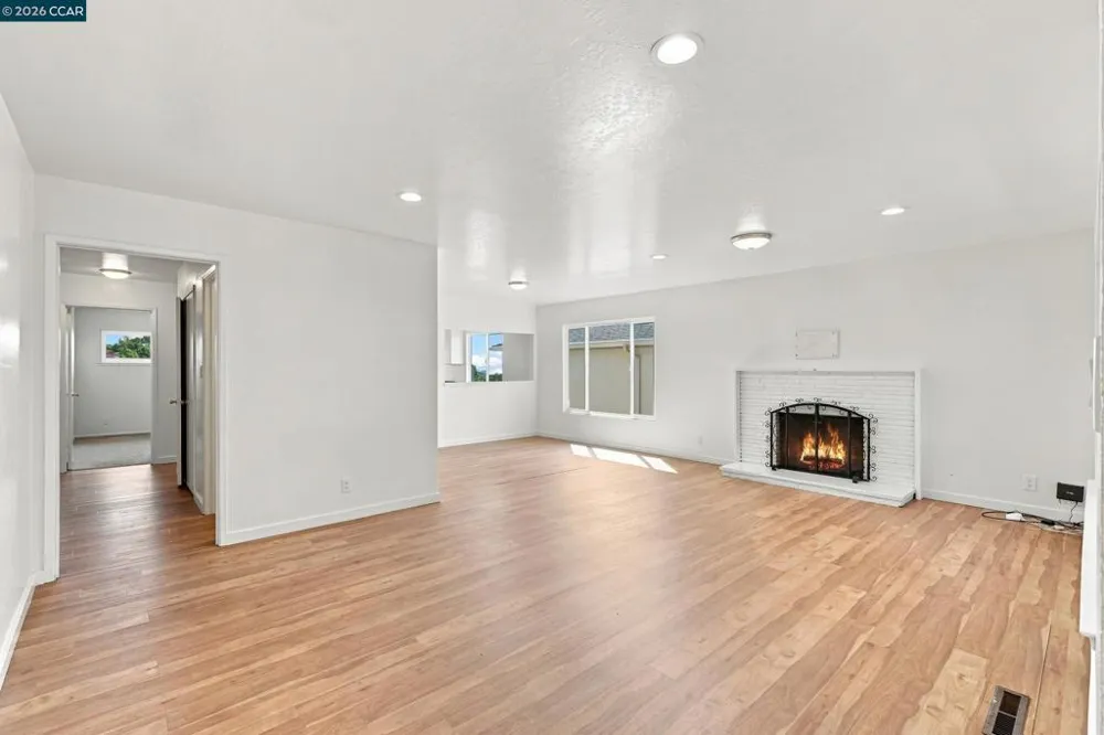 18490 Carlwyn Dr Castro Valley, CA 94546