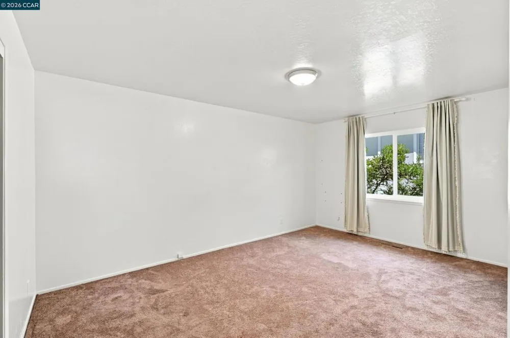 18490 Carlwyn Dr Castro Valley, CA 94546