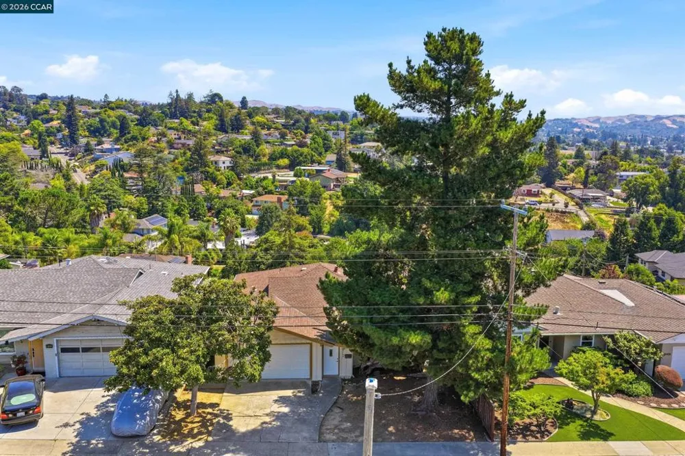 18490 Carlwyn Dr Castro Valley, CA 94546