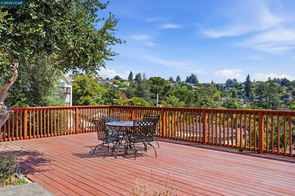 18490 Carlwyn Dr Castro Valley, CA 94546