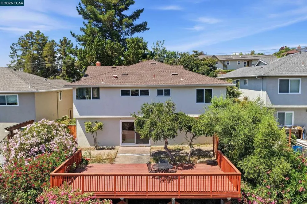18490 Carlwyn Dr Castro Valley, CA 94546
