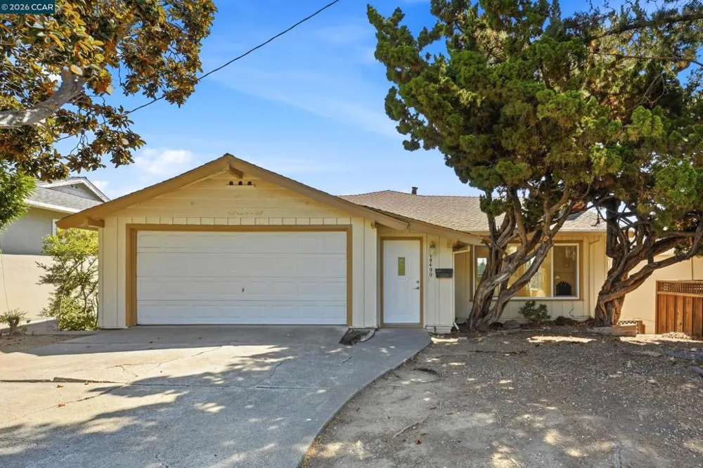 18490 Carlwyn Dr Castro Valley, CA 94546