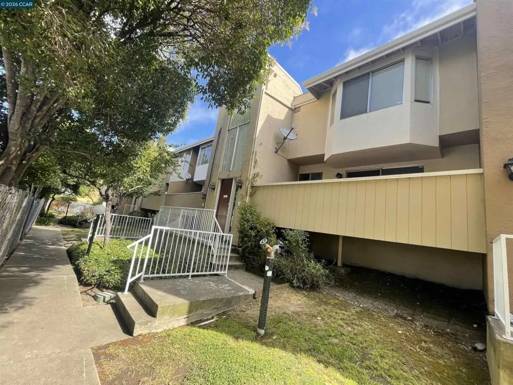 2121 Vale Rd #15 San Pablo, CA 94806