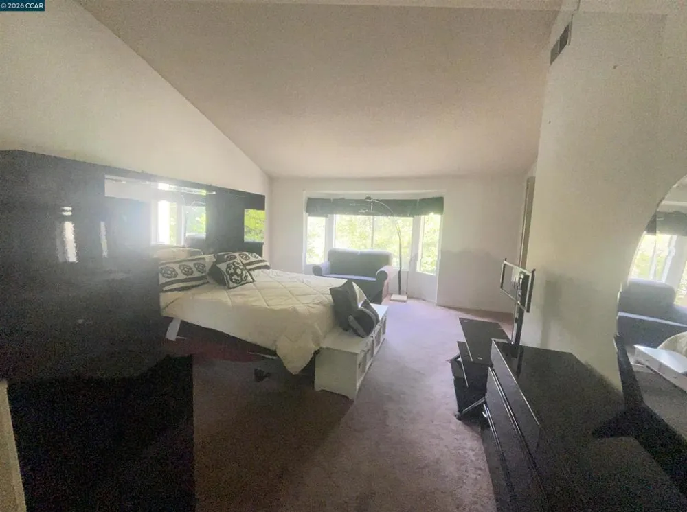 2121 Vale Rd #15 San Pablo, CA 94806