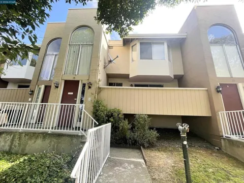 2121 Vale Rd #15