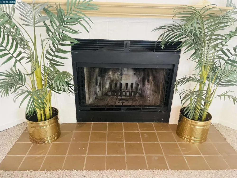 2121 Vale Rd #15 San Pablo, CA 94806