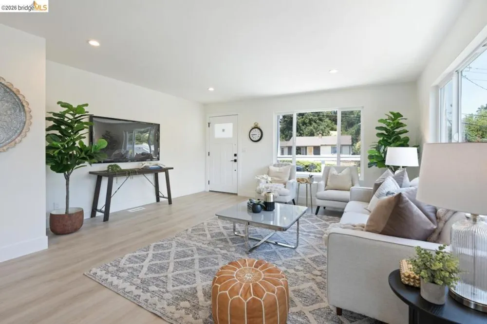 1923 Thompson Ln El Sobrante, CA 94803