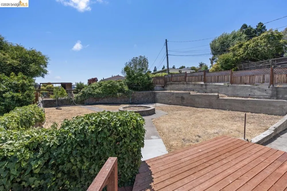 1923 Thompson Ln El Sobrante, CA 94803