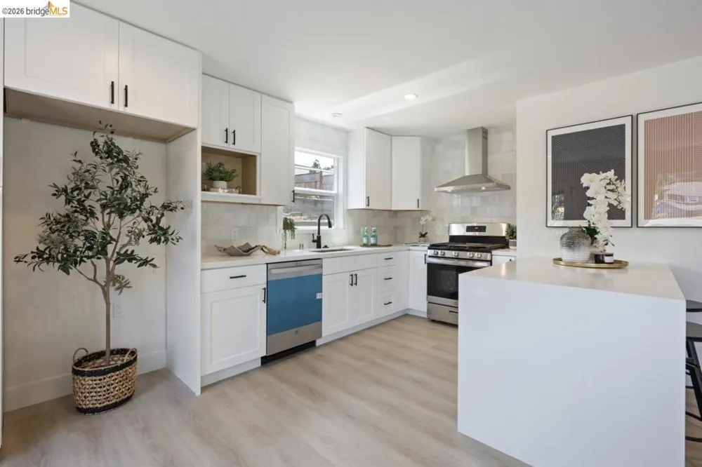 1923 Thompson Ln El Sobrante, CA 94803