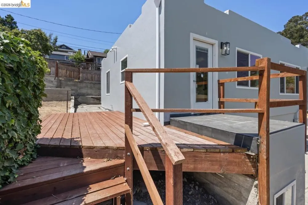 1923 Thompson Ln El Sobrante, CA 94803