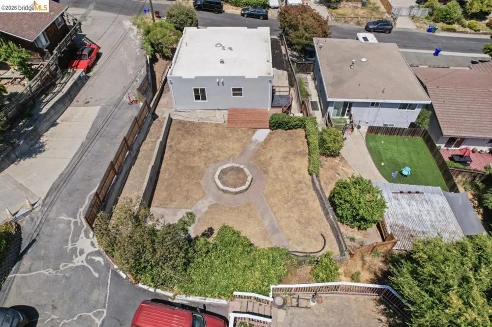 1923 Thompson Ln El Sobrante, CA 94803