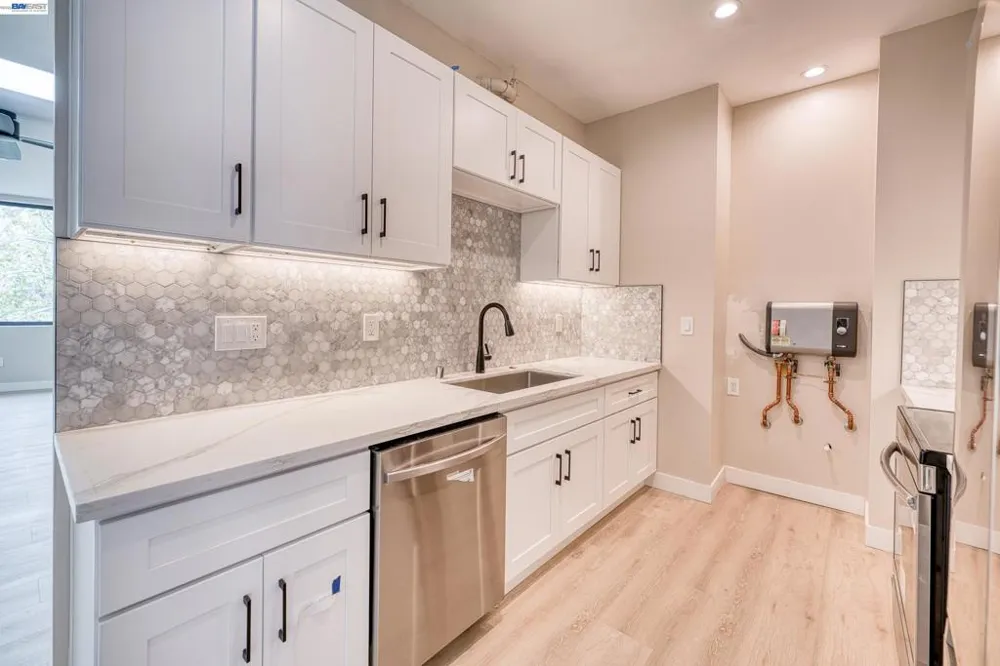 4202 Telegraph Ave Oakland, CA 94609
