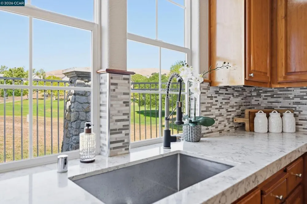6122 Ashwell Way Vallejo, CA 94591