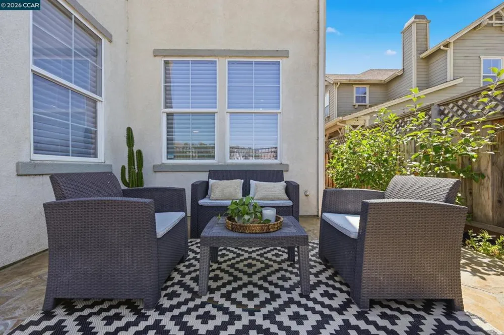 6122 Ashwell Way Vallejo, CA 94591