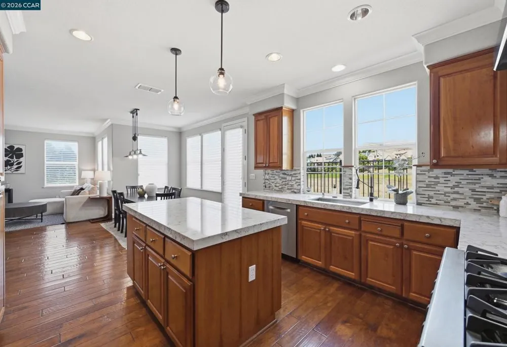 6122 Ashwell Way Vallejo, CA 94591