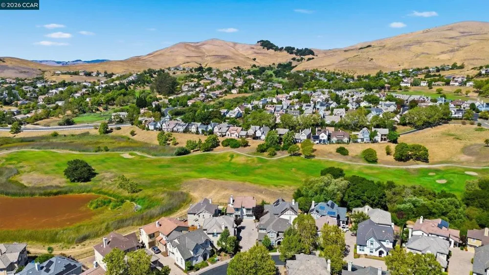 6122 Ashwell Way Vallejo, CA 94591