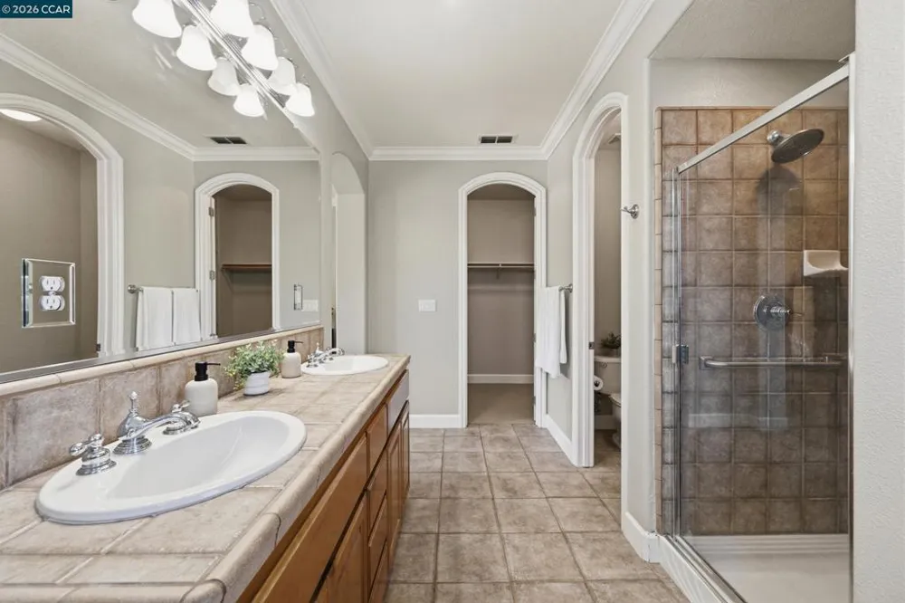 6122 Ashwell Way Vallejo, CA 94591