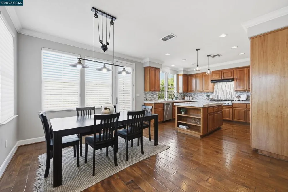6122 Ashwell Way Vallejo, CA 94591