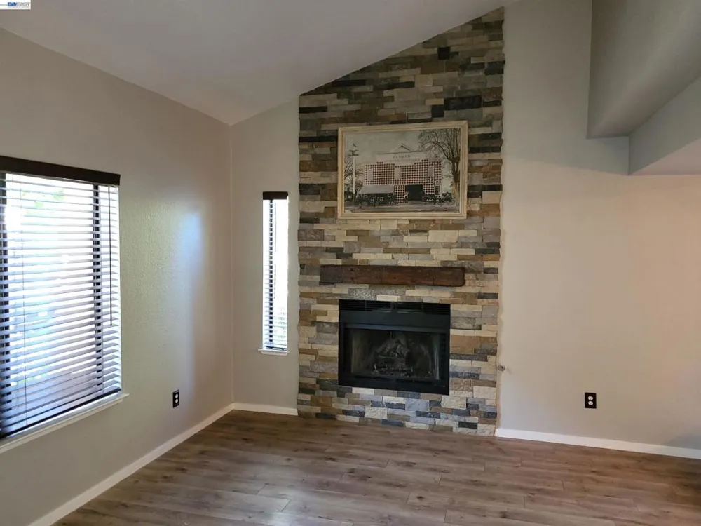665 Palomino Dr #D Pleasanton, CA 94566