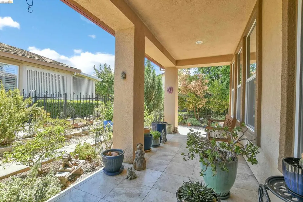 609 Twin Lakes Ln Rio Vista, CA 94571