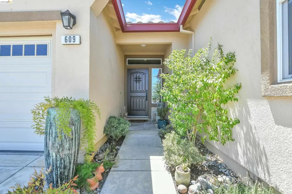 609 Twin Lakes Ln Rio Vista, CA 94571