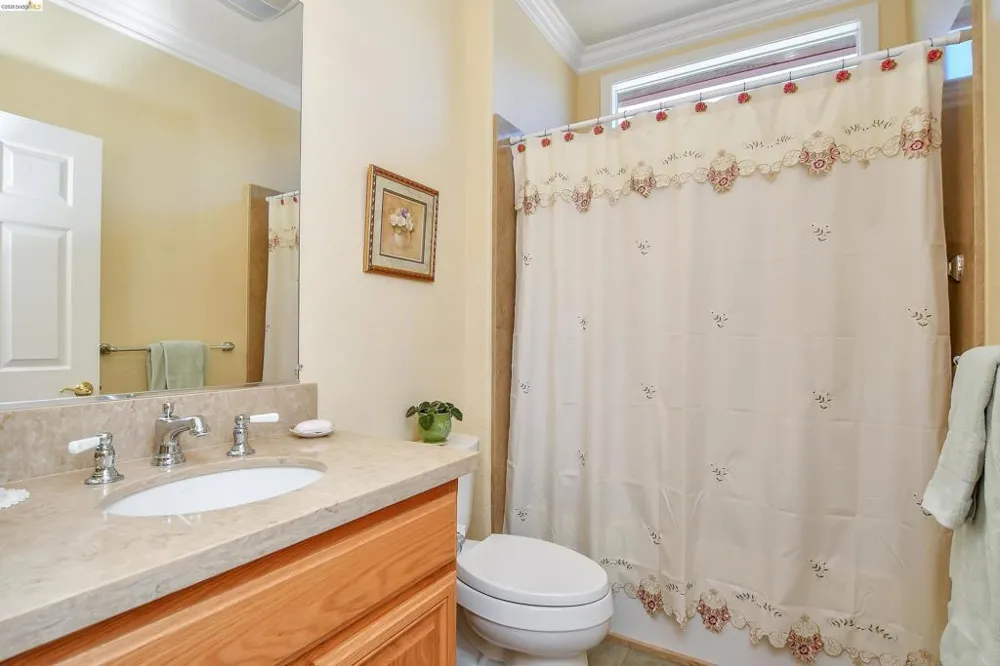 609 Twin Lakes Ln Rio Vista, CA 94571
