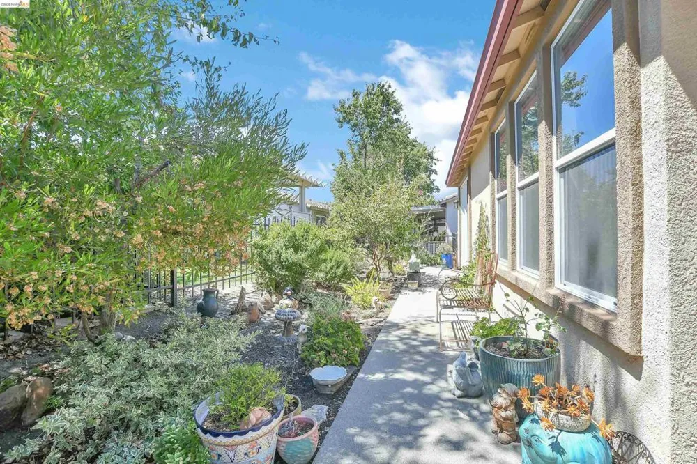 609 Twin Lakes Ln Rio Vista, CA 94571