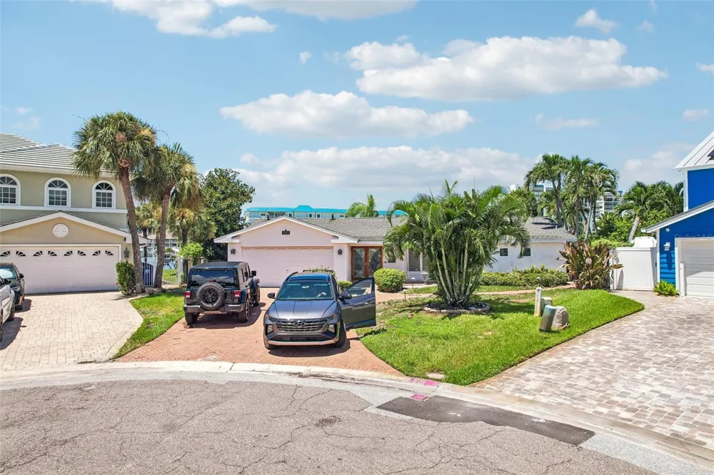 8078 13TH AVENUE S St Petersburg, FL 33707