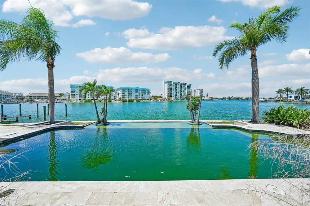 8078 13TH AVENUE S St Petersburg, FL 33707
