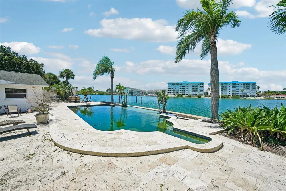 8078 13TH AVENUE S St Petersburg, FL 33707