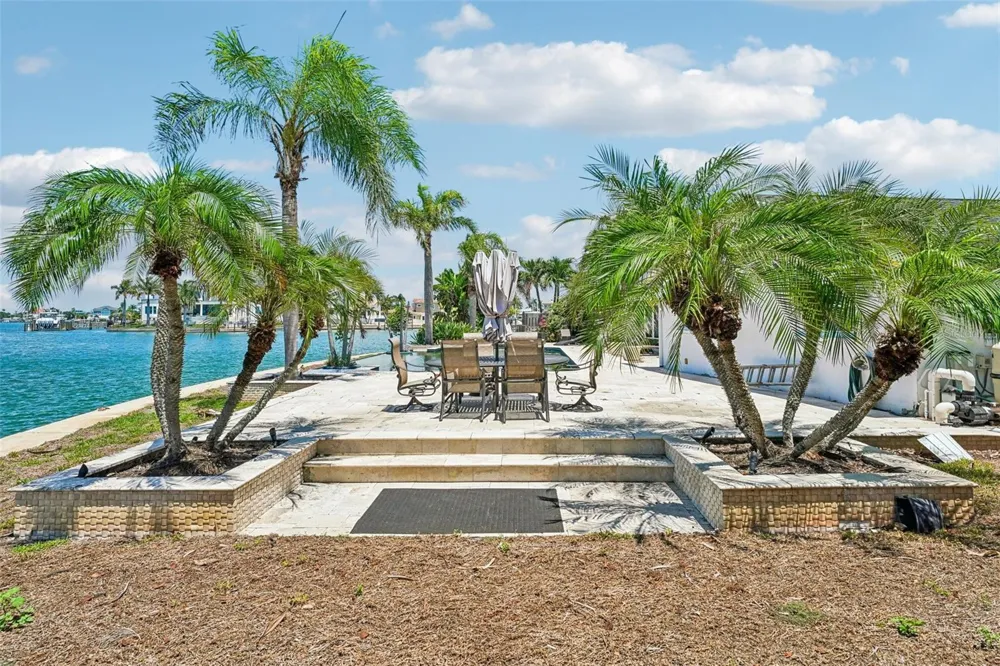 8078 13TH AVENUE S St Petersburg, FL 33707