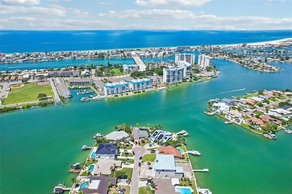 8078 13TH AVENUE S St Petersburg, FL 33707