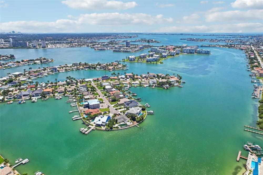 8078 13TH AVENUE S St Petersburg, FL 33707