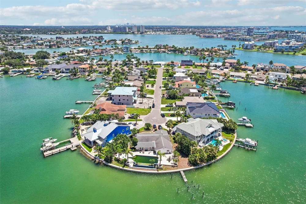 8078 13TH AVENUE S St Petersburg, FL 33707